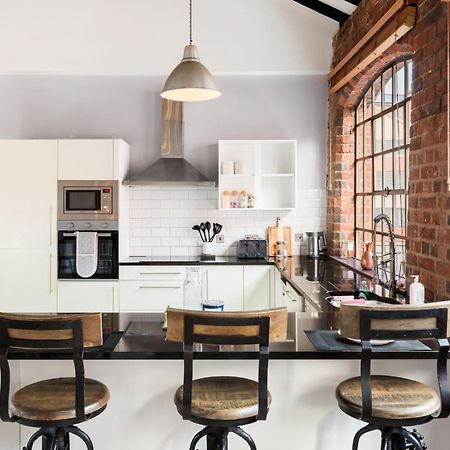 High End Luxury Townhouse In Jq, 4 Bedrooms, Flat Screen Tv In All Rooms, Free Parking, Near Birmingham City Centre Deposit Required Экстерьер фото