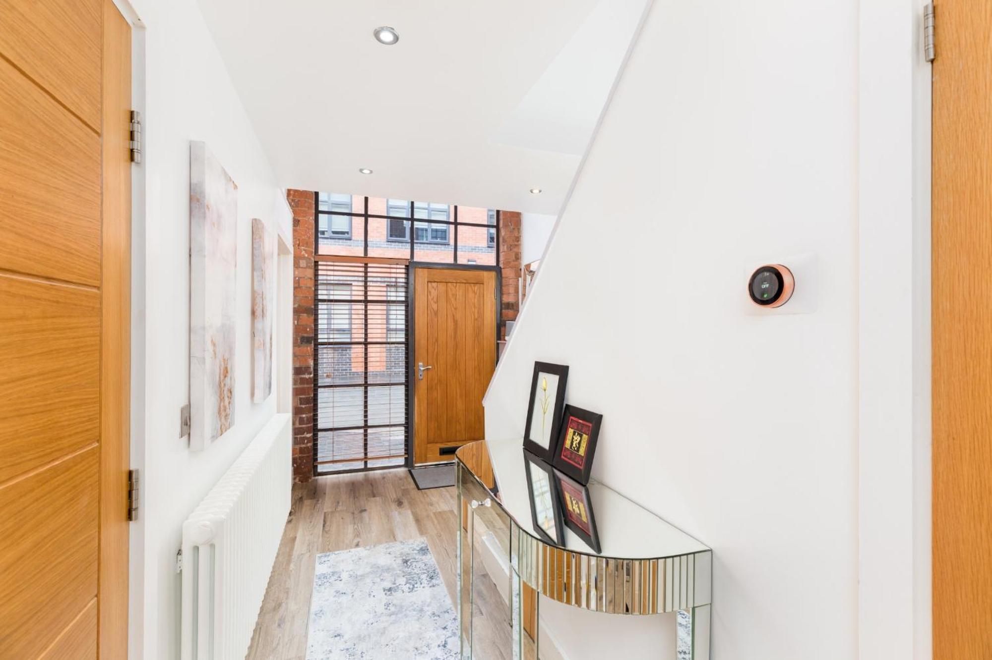 High End Luxury Townhouse In Jq, 4 Bedrooms, Flat Screen Tv In All Rooms, Free Parking, Near Birmingham City Centre Deposit Required Экстерьер фото