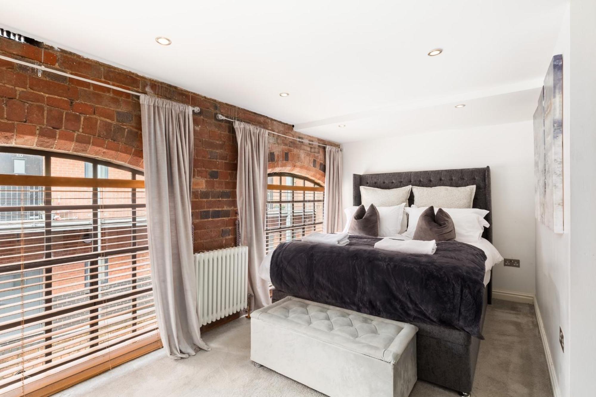 High End Luxury Townhouse In Jq, 4 Bedrooms, Flat Screen Tv In All Rooms, Free Parking, Near Birmingham City Centre Deposit Required Экстерьер фото