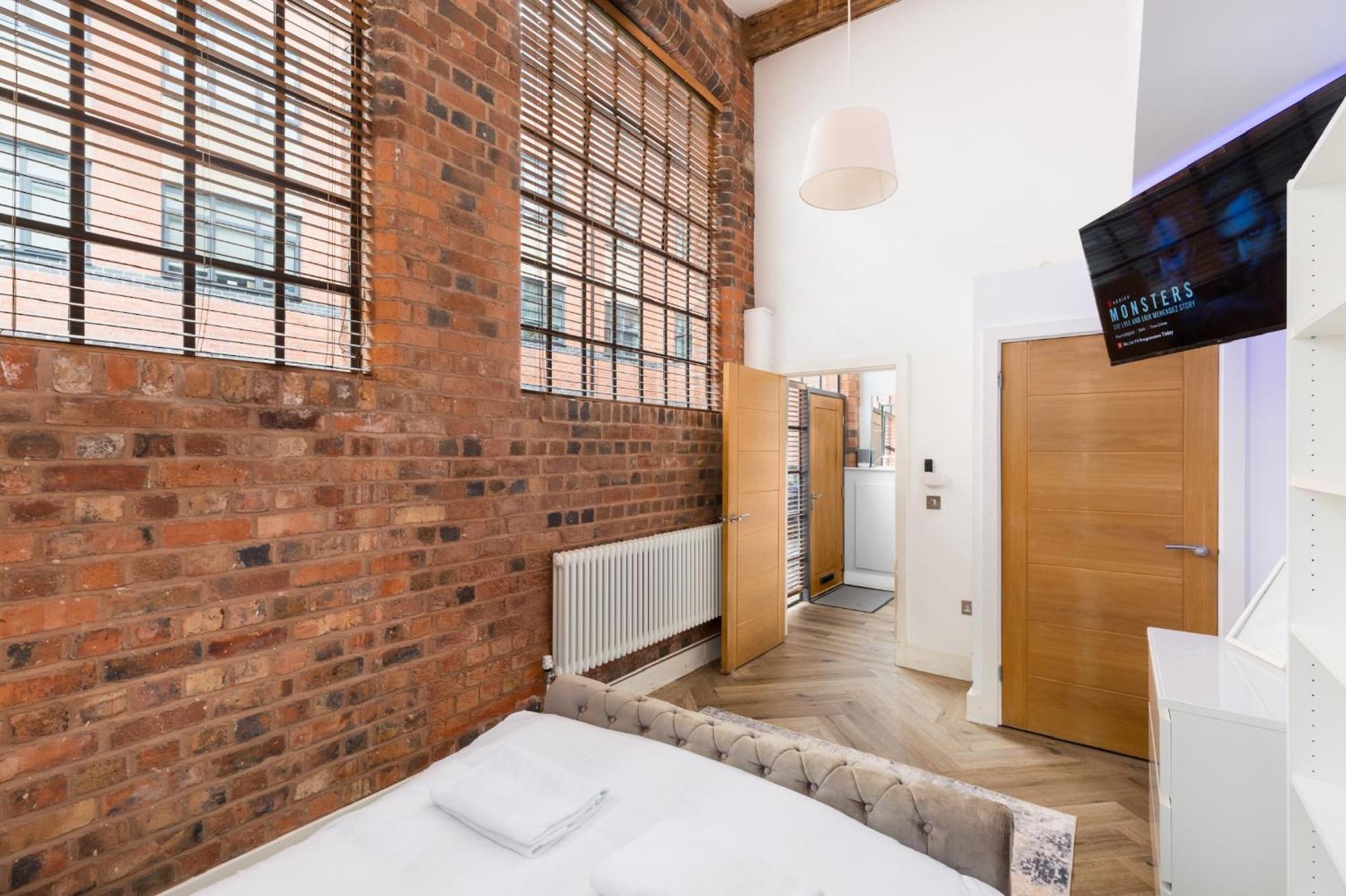 High End Luxury Townhouse In Jq, 4 Bedrooms, Flat Screen Tv In All Rooms, Free Parking, Near Birmingham City Centre Deposit Required Экстерьер фото