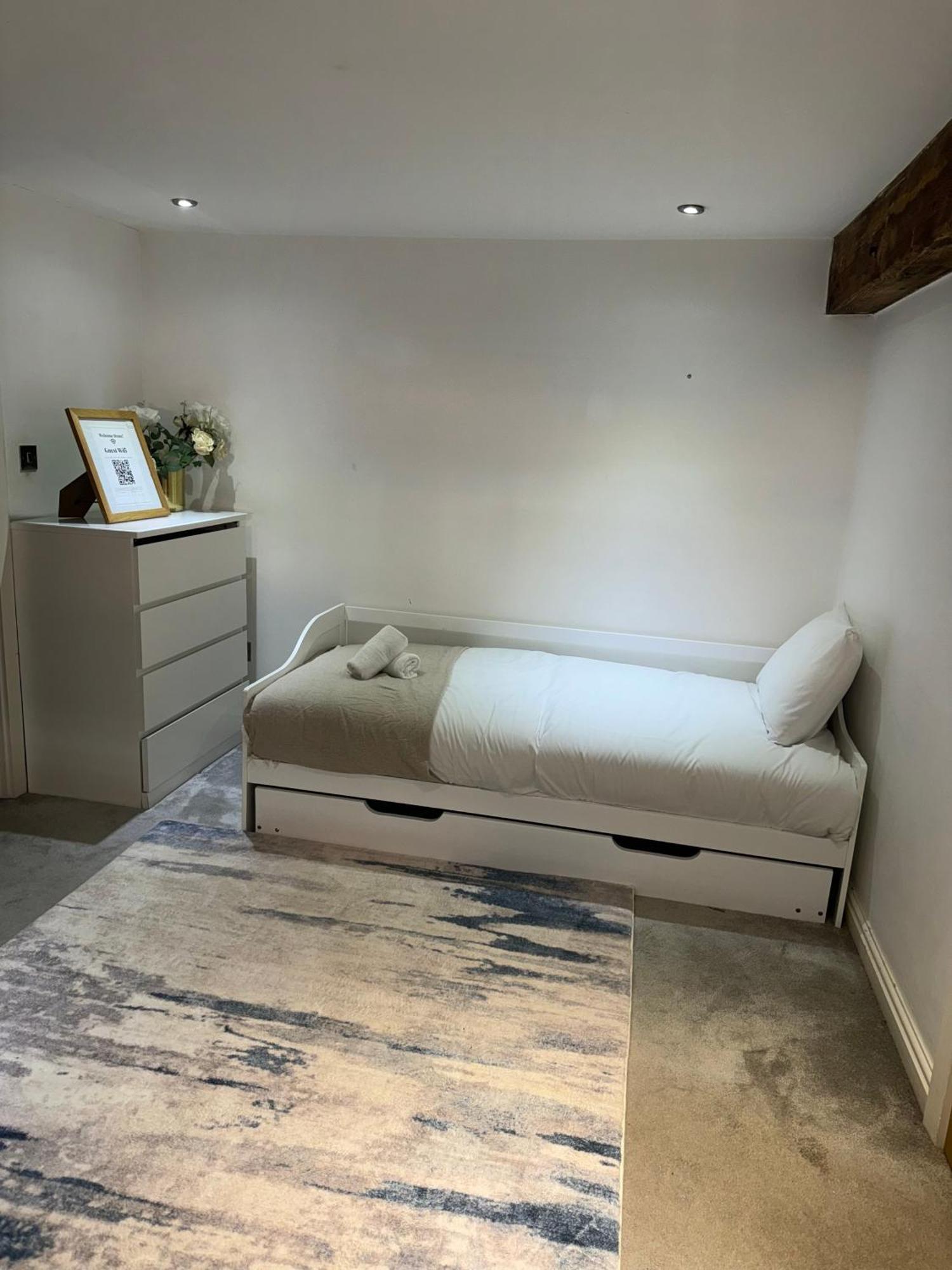 High End Luxury Townhouse In Jq, 4 Bedrooms, Flat Screen Tv In All Rooms, Free Parking, Near Birmingham City Centre Deposit Required Экстерьер фото